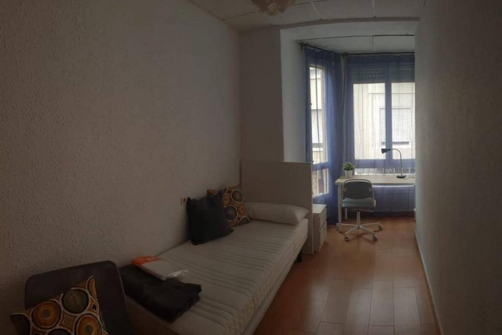 Cozy Apartment In The Heart Of Alicante! Buitenkant foto
